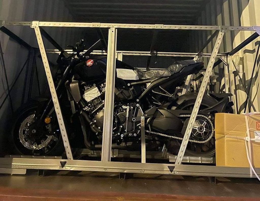 Lô naked bike Honda CB1000R 2021 đầu tiên về Việt Nam: là bản cao cấp Black Edition nhưng không được nhập chính hãng ảnh 1