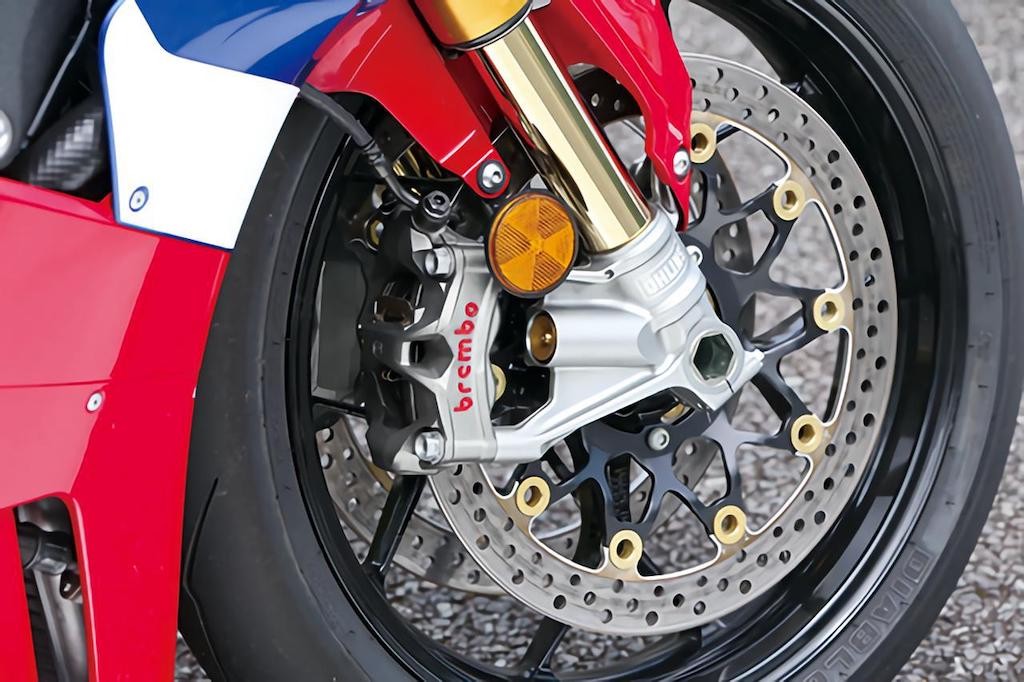 “Bật mí” toàn bộ bí mật khiến Honda CBR1000RR-R SP trở thành chiếc superbike Nhât Bản hoàn hảo nhất hiện tại ảnh 6