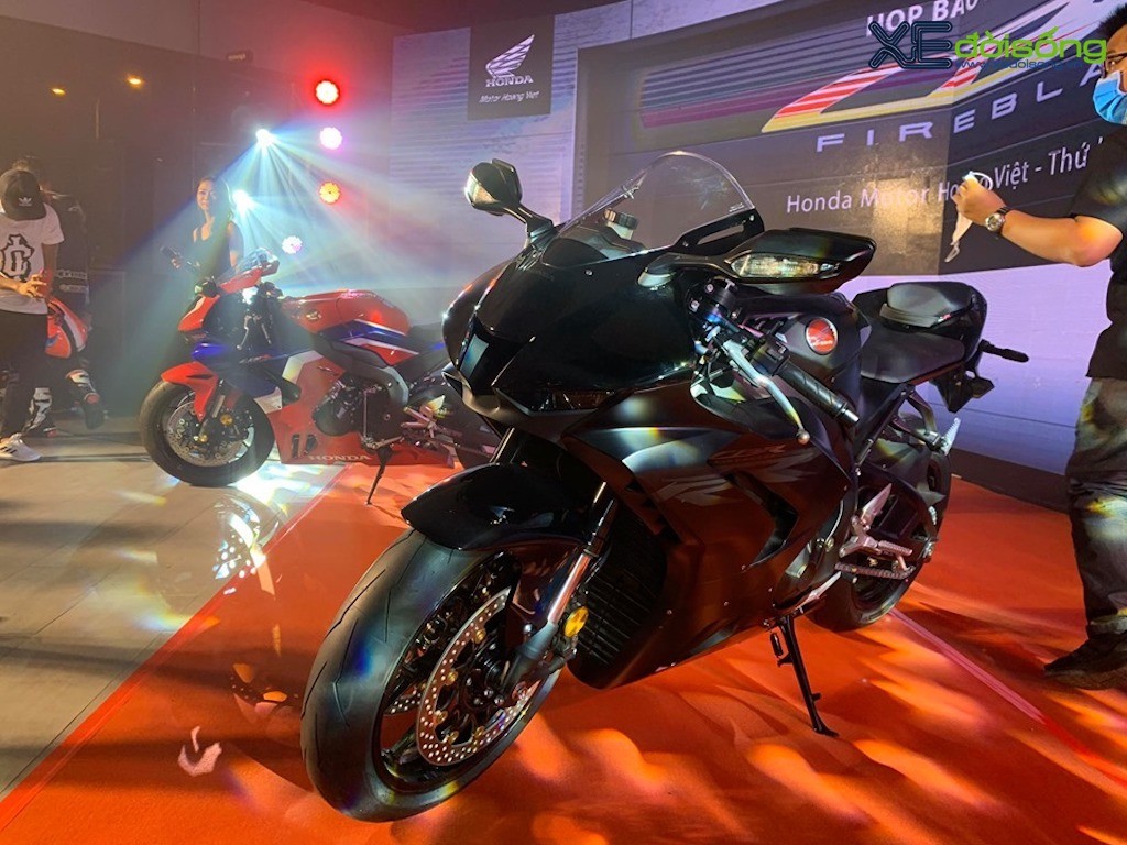 Superbike Honda CBR1000RR-R chính hãng ra mắt tại Sài Gòn, giá rẻ nhất từ 949 triệu đồng ảnh 4