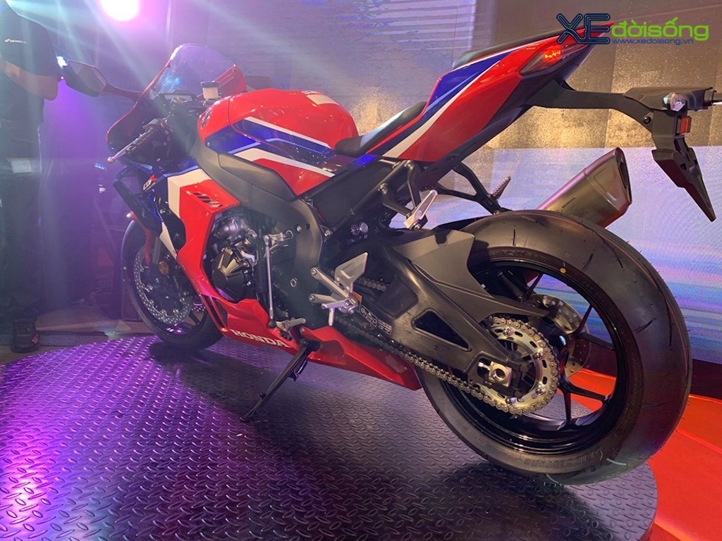 Superbike Honda CBR1000RR-R chính hãng ra mắt tại Sài Gòn, giá rẻ nhất từ 949 triệu đồng ảnh 9
