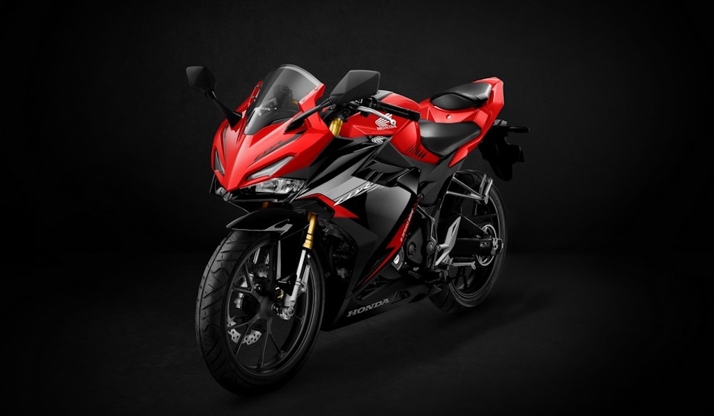 Soi chi tiết sportbike Honda CBR150R mới: vẫn không mạnh như Yamaha R15 vì “khách hàng nghĩ vậy là đủ“! ảnh 1