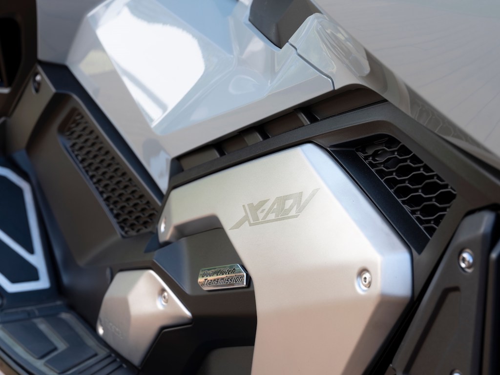 Xe tay ga “phượt” Honda X-ADV 750 bước sang thế hệ thứ 2, vẫn chuyển số tanh tách bằng ngón tay bạn! ảnh 11