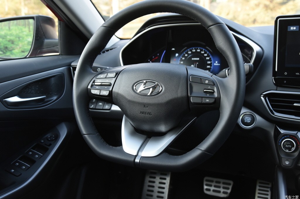 Hyundai ra sedan hạng trung thể thao mới, dành cho người ghét ngoại hình “sắc như dao cạo” của Elantra ảnh 5