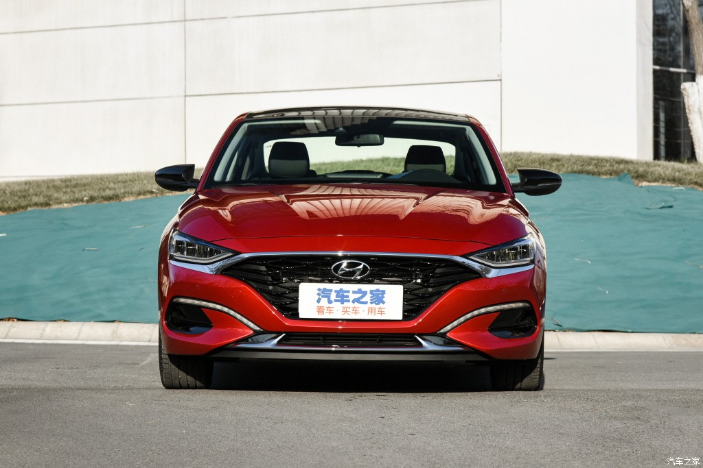 Hyundai ra sedan hạng trung thể thao mới, dành cho người ghét ngoại hình “sắc như dao cạo” của Elantra ảnh 8
