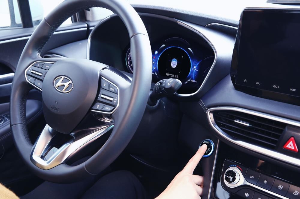 Hyundai Santa Fe 2019 có công nghệ cảm biến vân tay đầu tiên thế giới ảnh 1