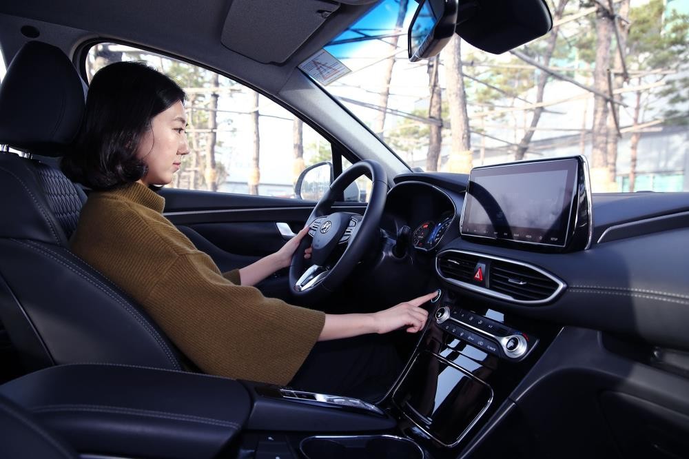Hyundai Santa Fe 2019 có công nghệ cảm biến vân tay đầu tiên thế giới ảnh 4