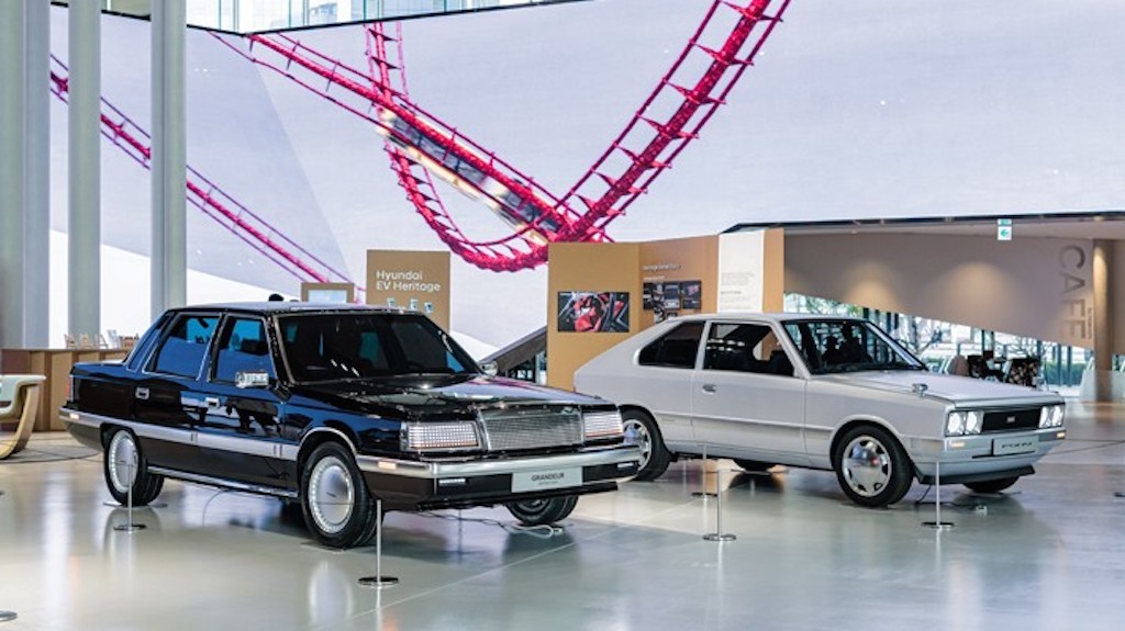 Sedan hạng sang đầu tiên của Hyundai trở lại từ quá khứ sau 35 năm, biến thành xe sang chạy điện của tương lai ảnh 17