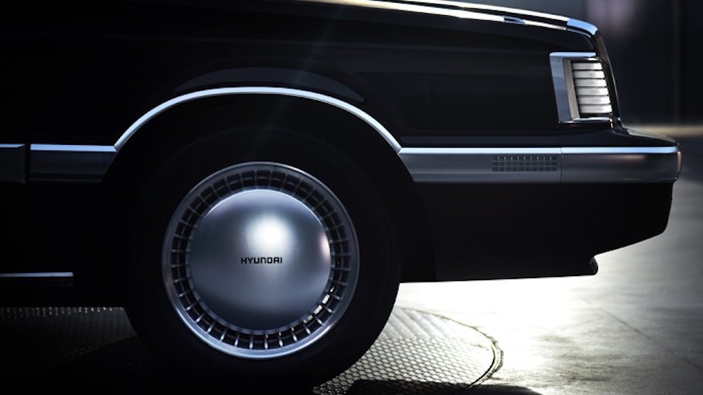 Sedan hạng sang đầu tiên của Hyundai trở lại từ quá khứ sau 35 năm, biến thành xe sang chạy điện của tương lai ảnh 3