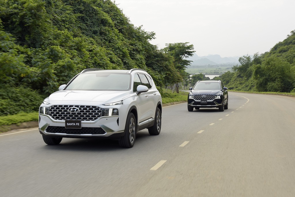 Hyundai Santa Fe 2021 chính thức ra mắt tại Việt Nam: giá từ 1,03 tỷ đồng, “đe nẹt” anh em Kia Sorento ảnh 9