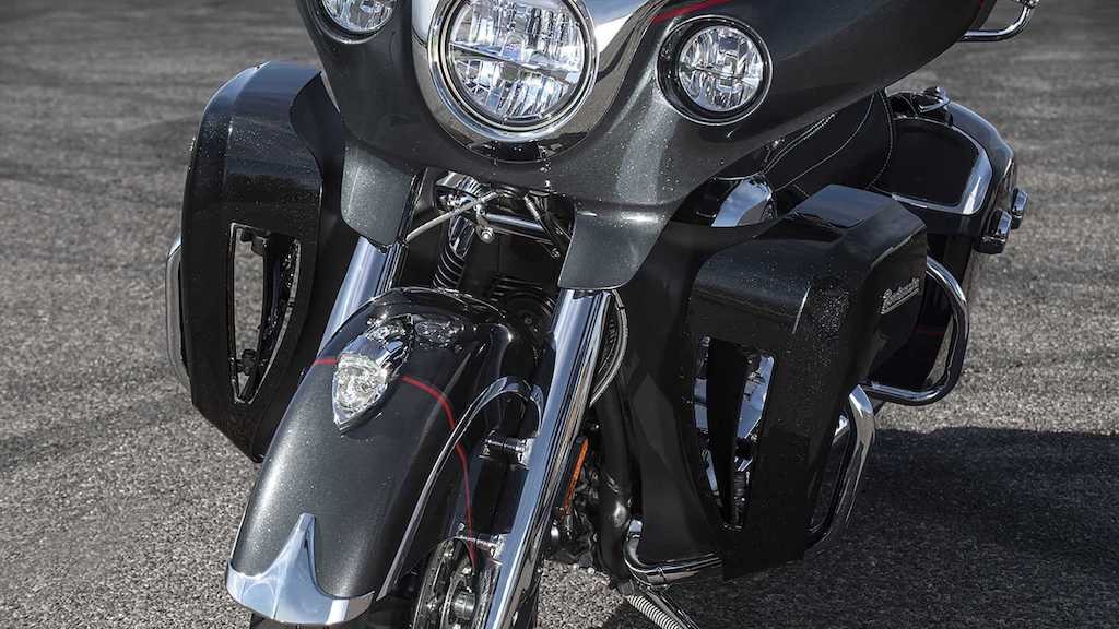 Harley-Davidson vừa ra CVO Road Glide 2020, Indian đã đáp trả bằng “salon bay” Roadmaster Elite ảnh 3