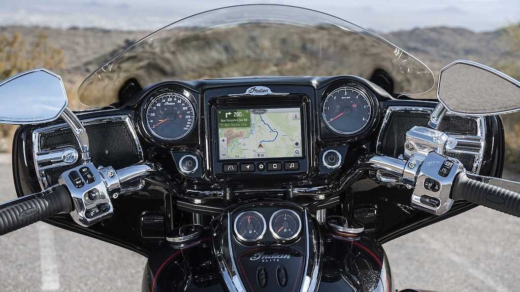Harley-Davidson vừa ra CVO Road Glide 2020, Indian đã đáp trả bằng “salon bay” Roadmaster Elite ảnh 6