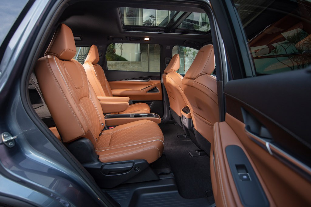 Ra mắt toàn cầu SUV 7 chỗ Infiniti QX60 2022 thế hệ mới, Lexus RX có nhiều lý do để dè chừng ảnh 6