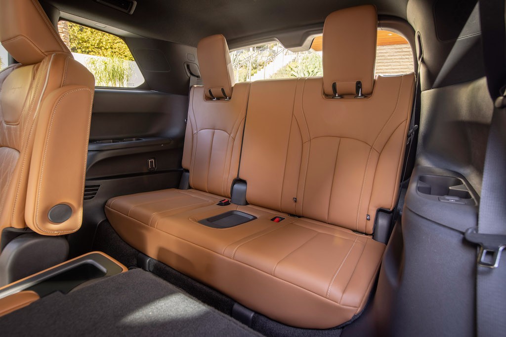Ra mắt toàn cầu SUV 7 chỗ Infiniti QX60 2022 thế hệ mới, Lexus RX có nhiều lý do để dè chừng ảnh 7
