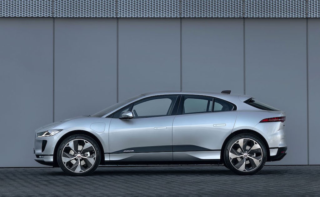 Trông không khác gì đời cũ, xe điện Jaguar I-PACE càng hiện đại và thông minh hơn với đời xe 2021 ảnh 3