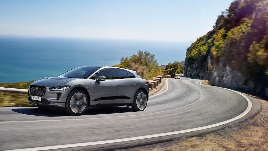 Trông không khác gì đời cũ, xe điện Jaguar I-PACE càng hiện đại và thông minh hơn với đời xe 2021 ảnh 8