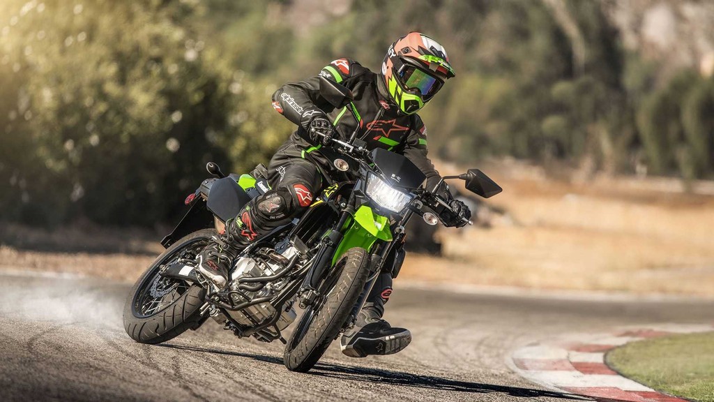 Sở hữu supermoto 300cc giá rẻ không còn là giấc mơ của nhiều biker với Kawasaki KLX300 SM ảnh 13