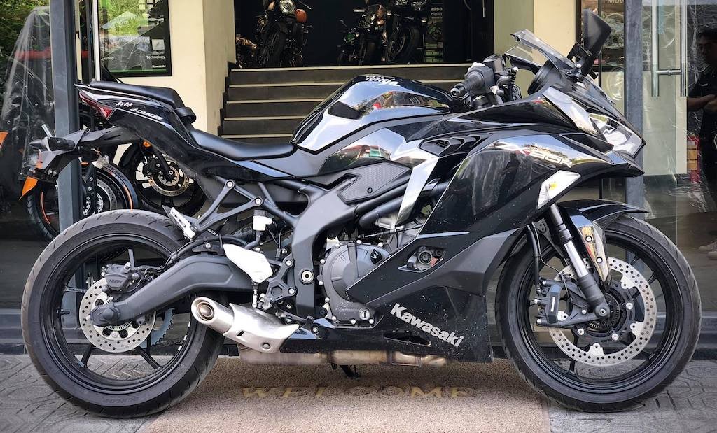 Sportbike Kawasaki Ninja ZX-25R đầu tiên về Việt Nam, giá dự kiến dưới 200 triệu đồng ảnh 14