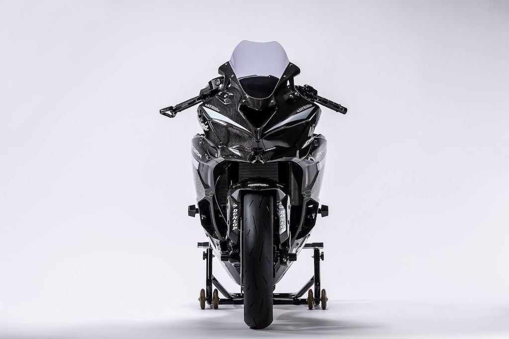 Chưa ra mắt chính thức, sportbike Kawasaki Ninja ZX-25R đã có bản đua khiêu khích đối thủ ảnh 3