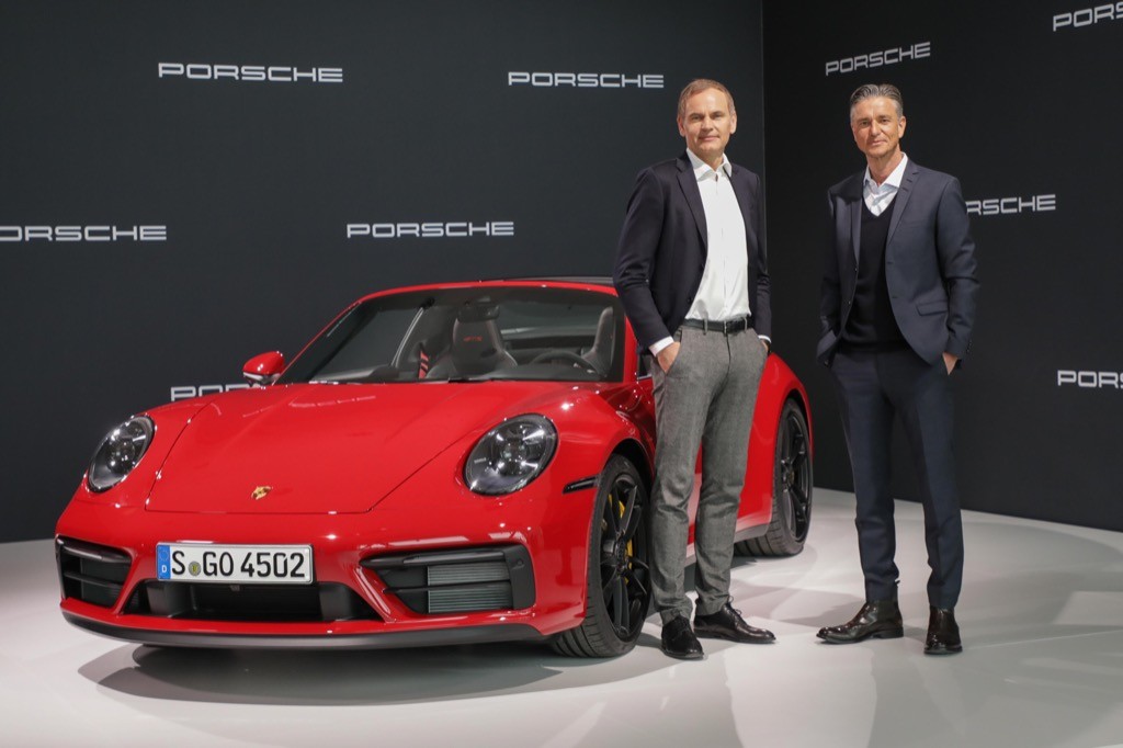 Porsche lại “hái ra tiền” bất chấp tình hình kinh tế chính trị Thế giới bất ổn, tiếp tục đầu tư vào xe điện ảnh 3