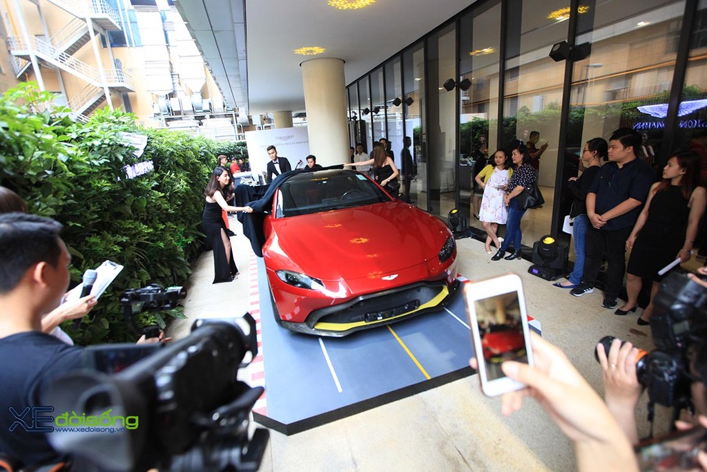 Hãng siêu xe đình đám Aston Martin chính thức ra mắt thị trường Việt Nam ảnh 7