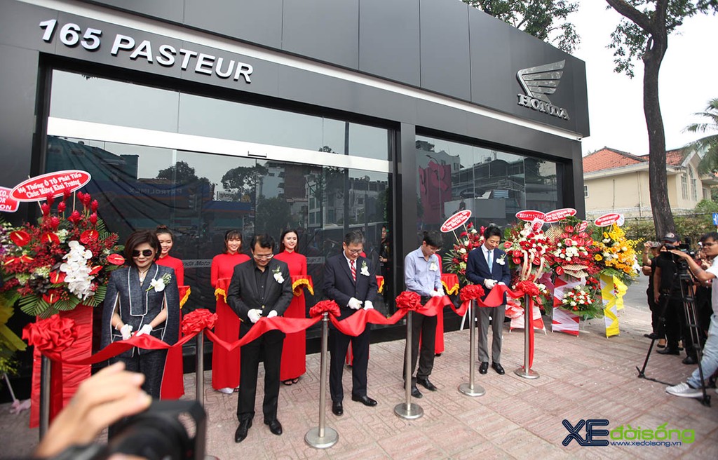 Khai trương Cửa hàng xe Mô tô Honda đầu tiên tại Việt Nam ảnh 1