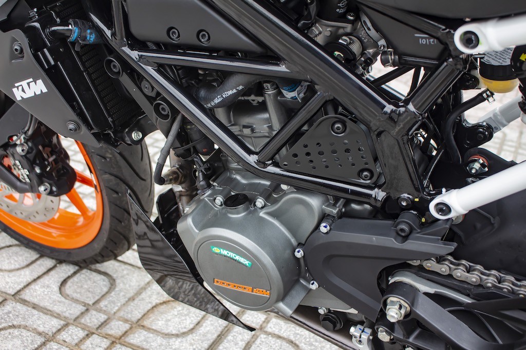 KTM 200 Duke phiên bản 2021 có màn “lột xác” hoàn toàn, giá lên tới 129 triệu đồng tại Việt Nam ảnh 12