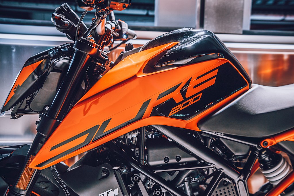 Naked bike phân khối lớn giá rẻ KTM 200 Duke thế hệ mới sắp về Việt Nam, giá dự kiến 99 triệu đồng ảnh 4
