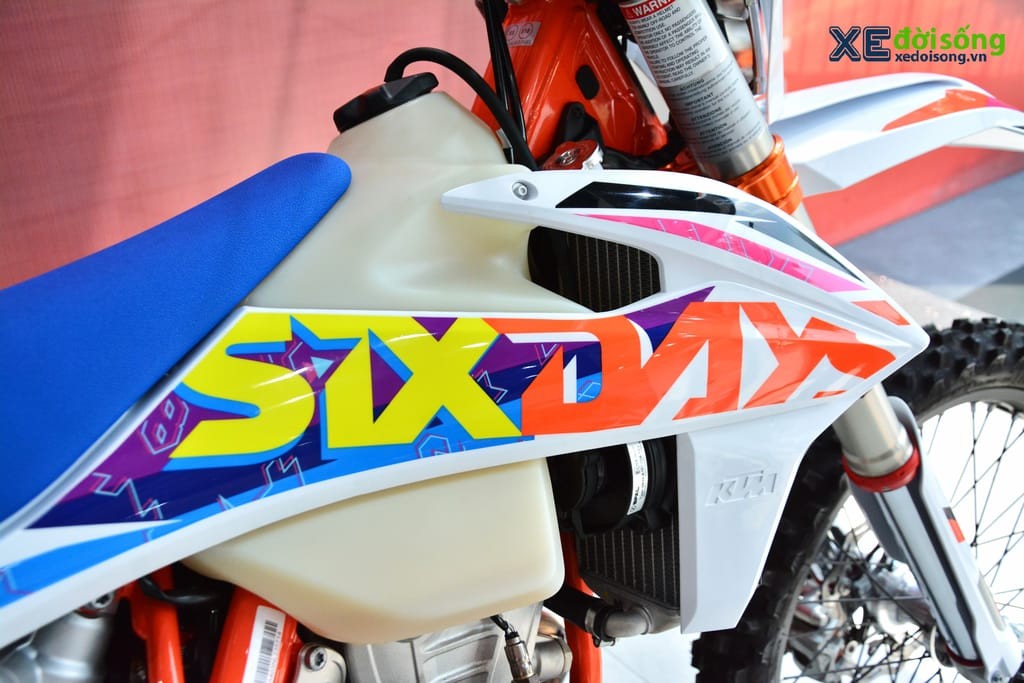 Dân chơi “cào cào” nay đã có thể mua KTM 350 EXC-F Six Days bán chính hãng nếu 