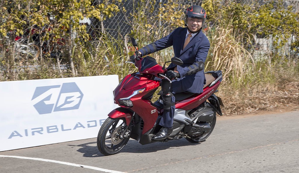 Lái thử, đánh giá ban đầu Honda AIR BLADE 150 ABS mới ra mắt Việt Nam ảnh 5