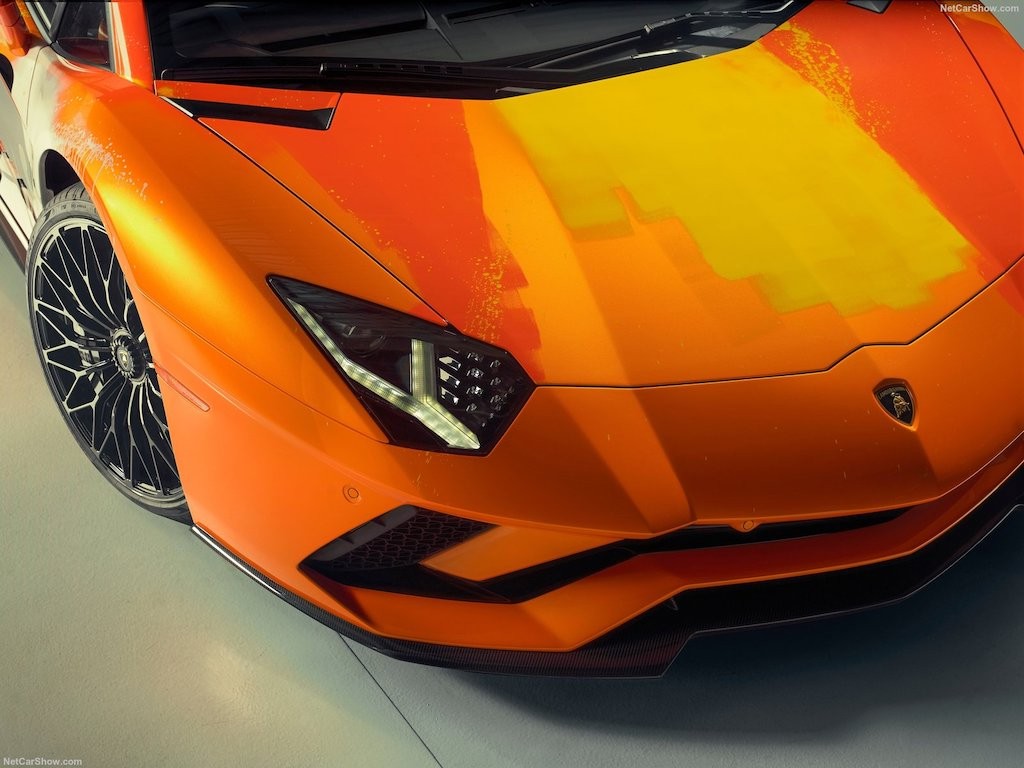 Lamborghini giao siêu xe đắt giá Aventador S cho thanh niên 19 tuổi “vẽ vời“ ảnh 12