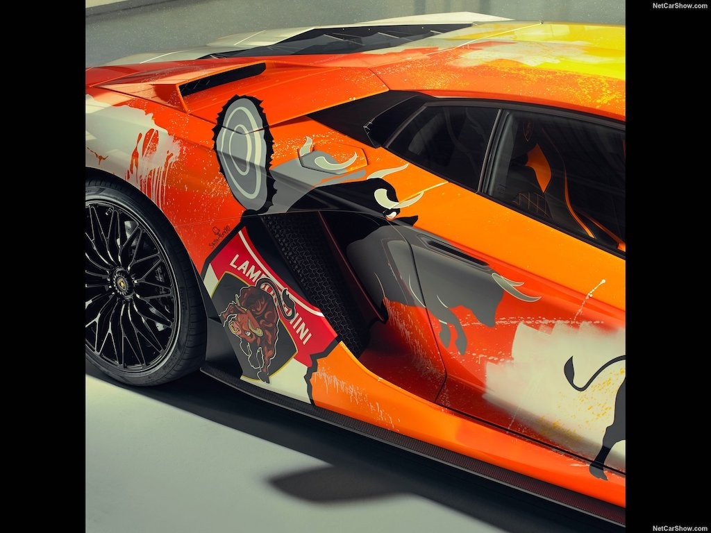Lamborghini giao siêu xe đắt giá Aventador S cho thanh niên 19 tuổi “vẽ vời“ ảnh 16