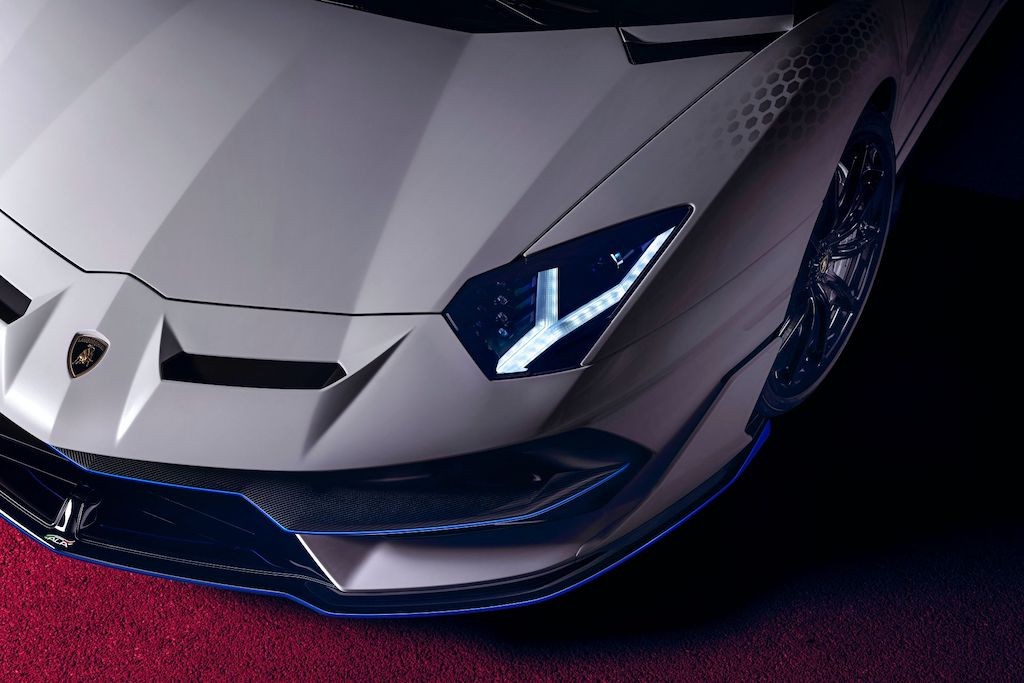 Diện kiến 1 trong 10 siêu xe mui trần Lamborghini Aventador SVJ Roadster Xago Edition, “hoa mắt” vì hoa văn tổ ong ảnh 7