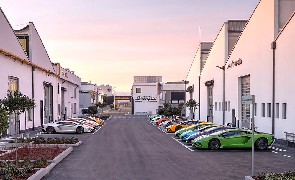 Lamborghini lập kỷ lục doanh số năm 2017 với 3.815 xe bán ra ảnh 1