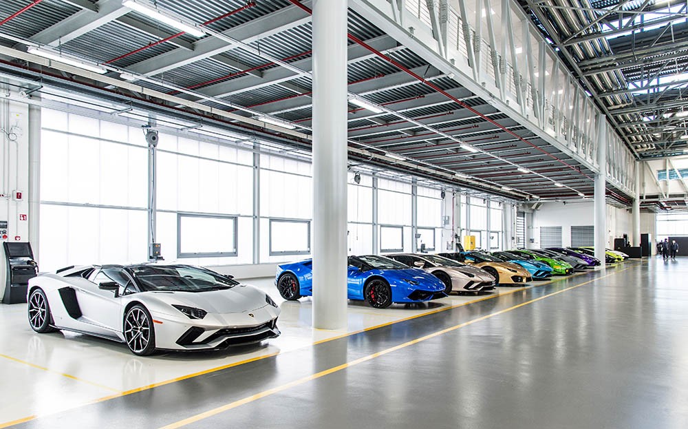 Lamborghini lập kỷ lục doanh số năm 2017 với 3.815 xe bán ra ảnh 2
