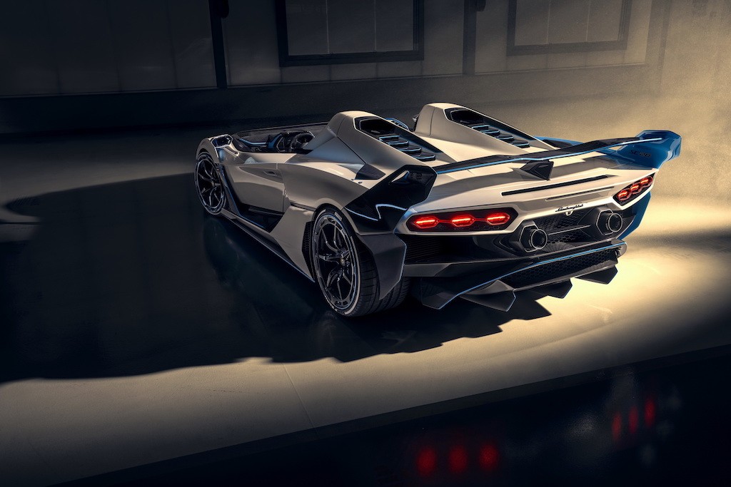 Lamborghini lại có siêu xe mui trần đặc biệt SC20, là hàng 