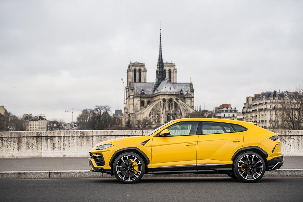 Lamborghini Urus đẹp lãng mạn ở kinh đô thời trang Paris ảnh 13