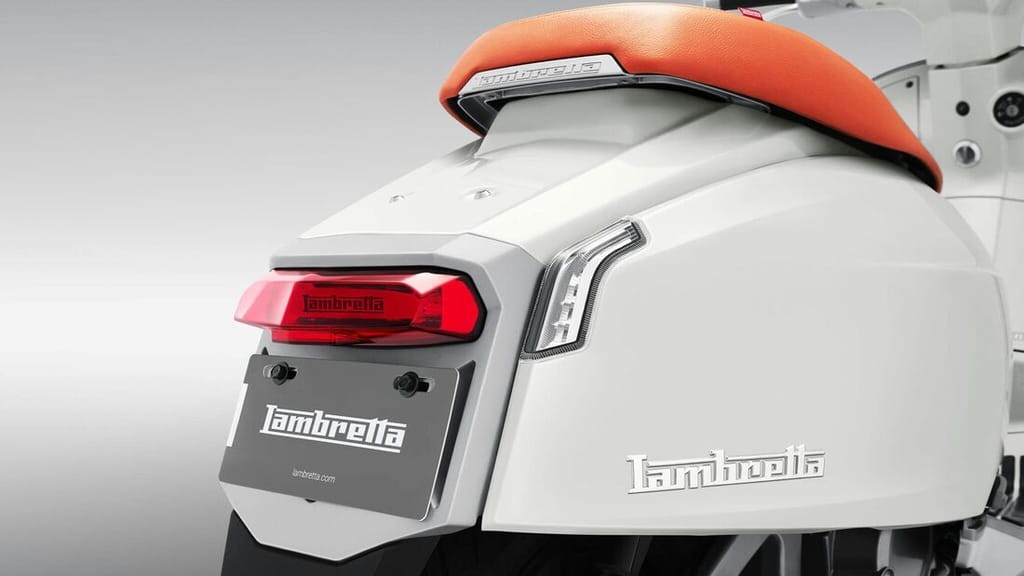 Đồng hương của Vespa - Lambretta tung ra bộ đôi xe tay ga sở hữu phong cách hoàn toàn đối lập ảnh 5