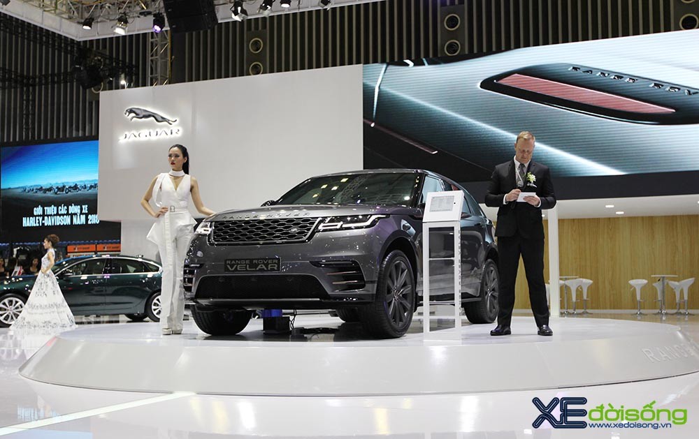 SUV đẳng cấp Range Rover Velar ra mắt Việt Nam, giá từ 4,895 tỉ đồng ảnh 1