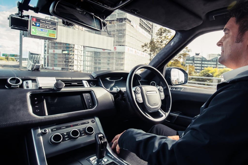 Range Rover Sport tự lái thành công trên đường phố Anh quốc ảnh 3