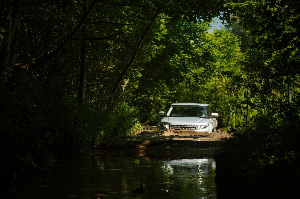 Range Rover Evoque giảm giá 200 triệu đồng, khuyến mãi đón Tết 2019  ảnh 3