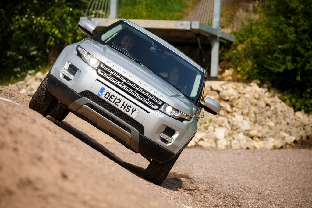 Range Rover Evoque giảm giá 200 triệu đồng, khuyến mãi đón Tết 2019  ảnh 6