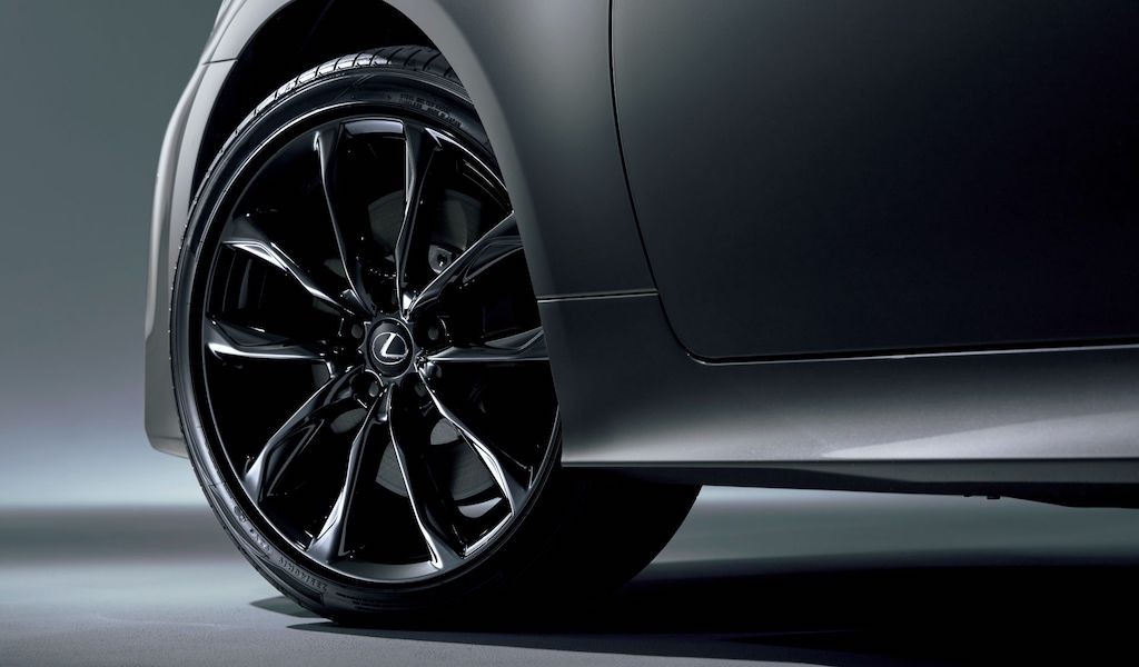 Ngắm coupe Lexus RC bản đặc biệt đấu với BMW 4 Series: lưới tản nhiệt cũng to quá khổ nhưng tinh tế hơn nhiều! ảnh 4