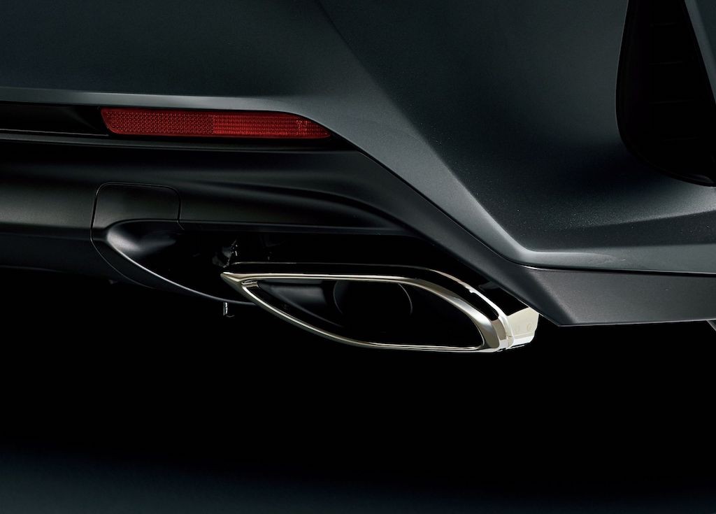 Ngắm coupe Lexus RC bản đặc biệt đấu với BMW 4 Series: lưới tản nhiệt cũng to quá khổ nhưng tinh tế hơn nhiều! ảnh 6