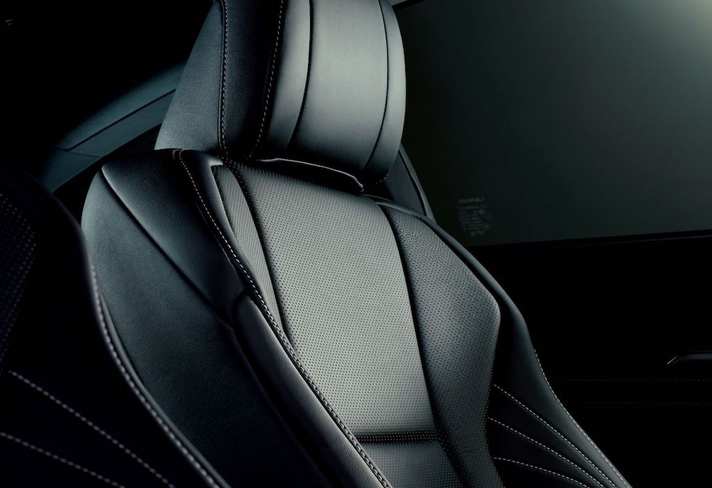 Ngắm coupe Lexus RC bản đặc biệt đấu với BMW 4 Series: lưới tản nhiệt cũng to quá khổ nhưng tinh tế hơn nhiều! ảnh 8
