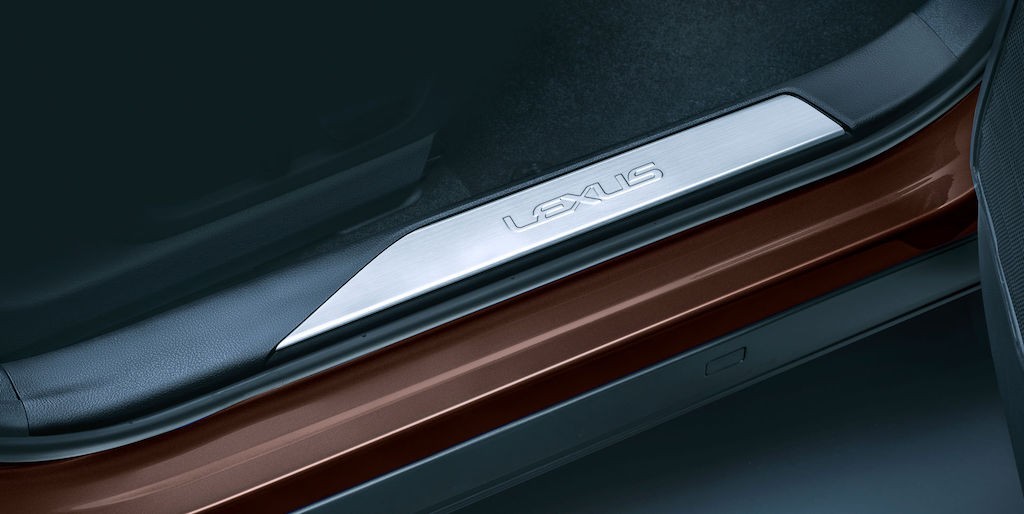 Lexus tung ra SUV giá rẻ UX bản đặc biệt, khiến người mệnh Thổ hân hoan ảnh 5