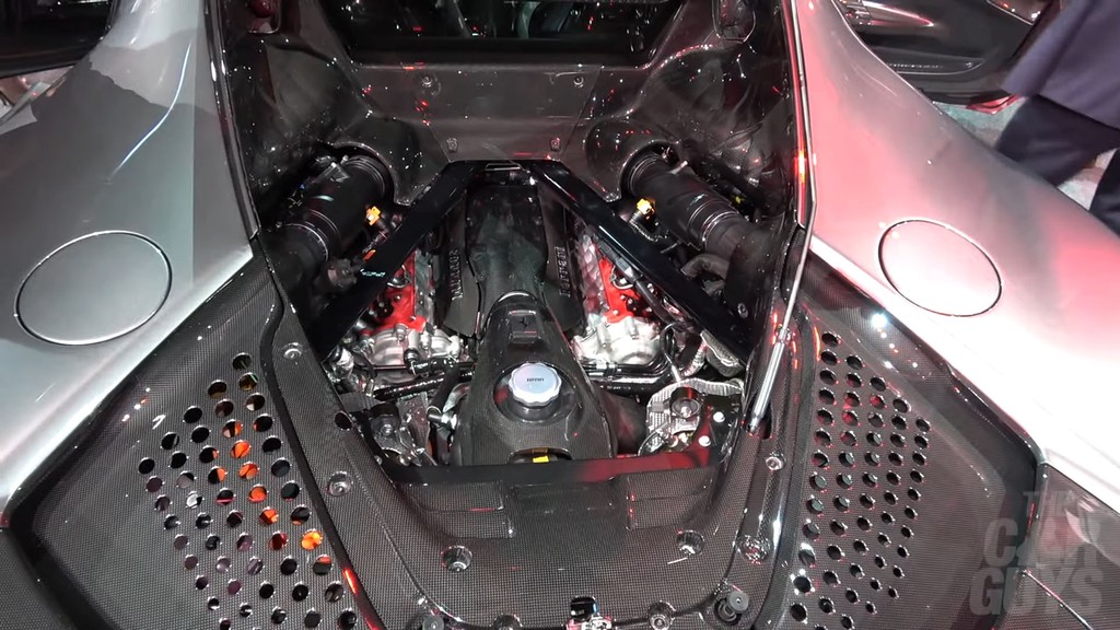 Cận cảnh siêu xe hybrid Ferrari SF90 Stradale vừa ra mắt khách VIP ảnh 5