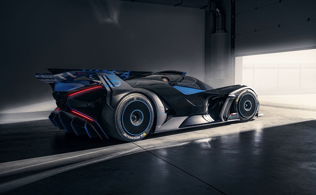 Cận cảnh siêu xe Bugatti tối thượng và quái dị nhất mọi thời đại ảnh 10