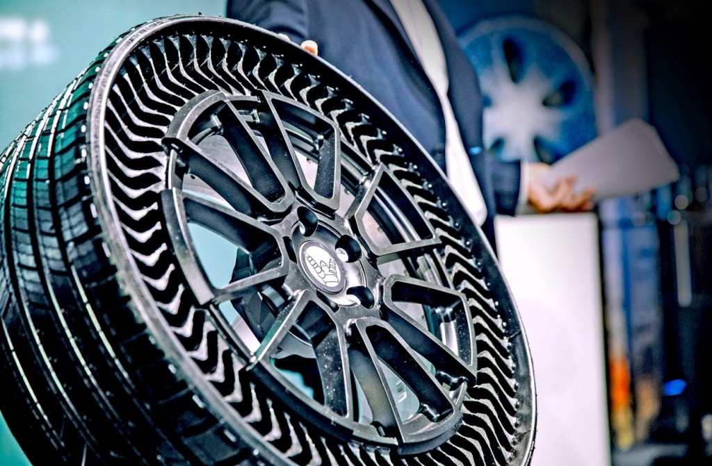 Với lốp “xuyên thấu” Michelin UPTIS, chiếc Chevrolet Bolt EV muôn đời không bị nổ lốp ảnh 5