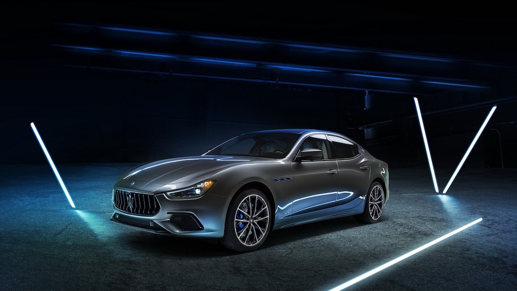 Maserati chính thức bước vào kỷ nguyên điện hoá với “mũi đinh ba” Ghibli Hybrid ảnh 1