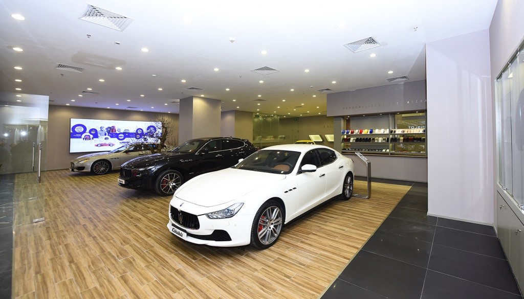 Sau Porsche, Maserati mở khu trưng bày xe tại Vincom Metropolis Hà Nội ảnh 2